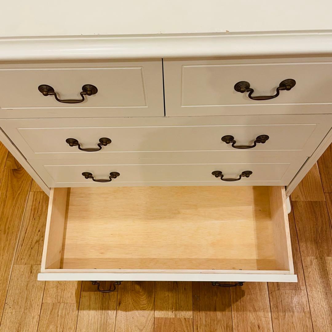 ロココ調 クラシカルなホワイトサイドチェスト 猫脚 白家具 姫系 ふんわり