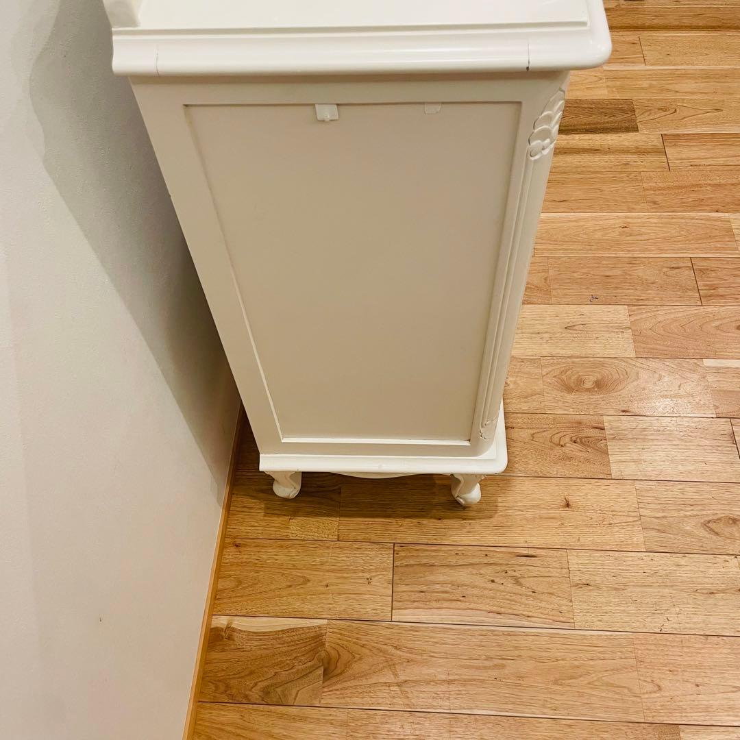 ロココ調 クラシカルなホワイトサイドチェスト 猫脚 白家具 姫系 ふんわり