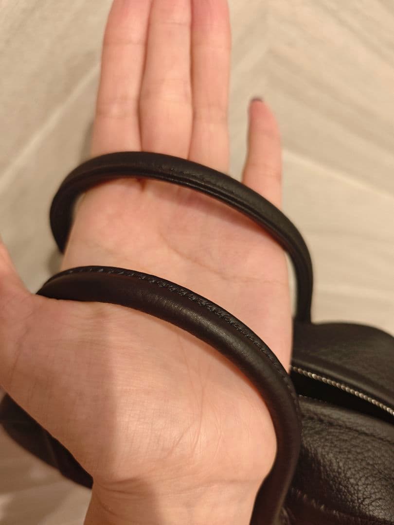 Aeta アエタ ブラックレザーハンドバッグ