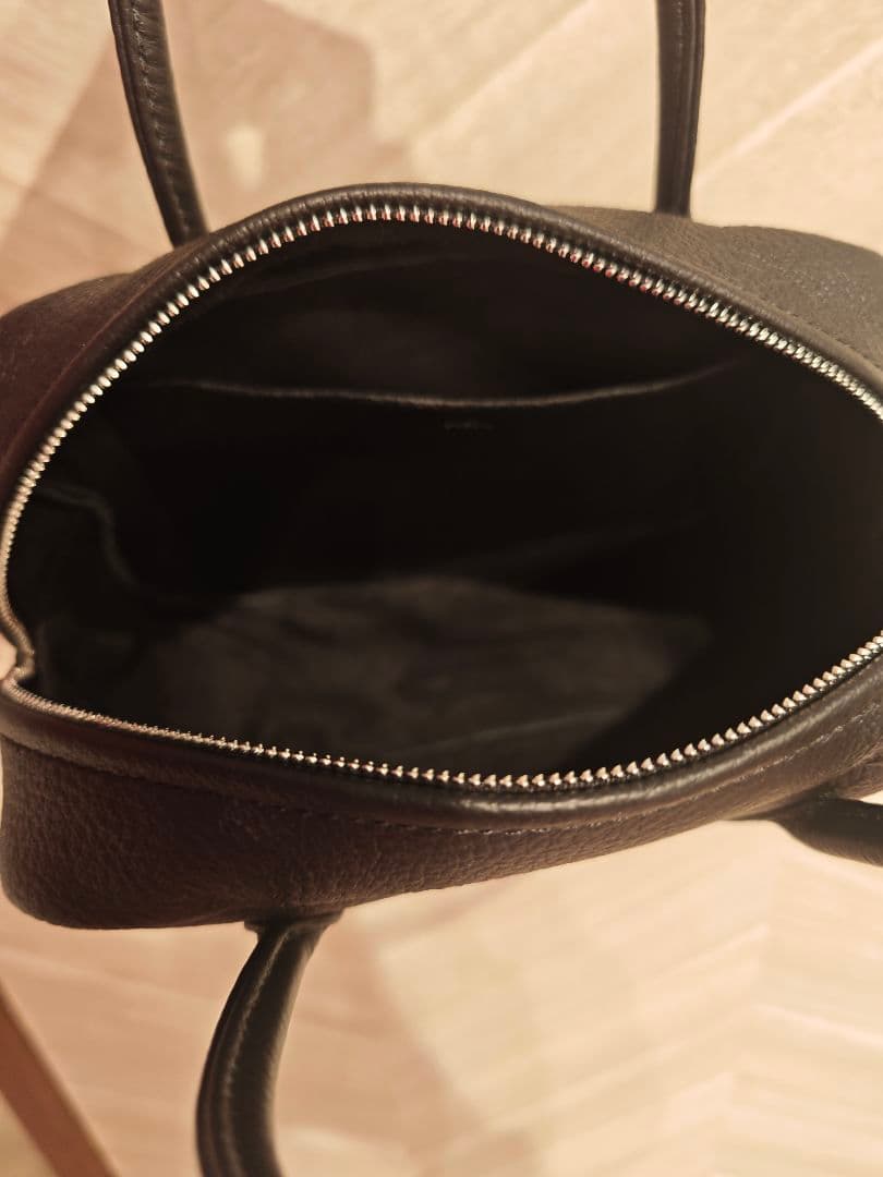 Aeta アエタ ブラックレザーハンドバッグ