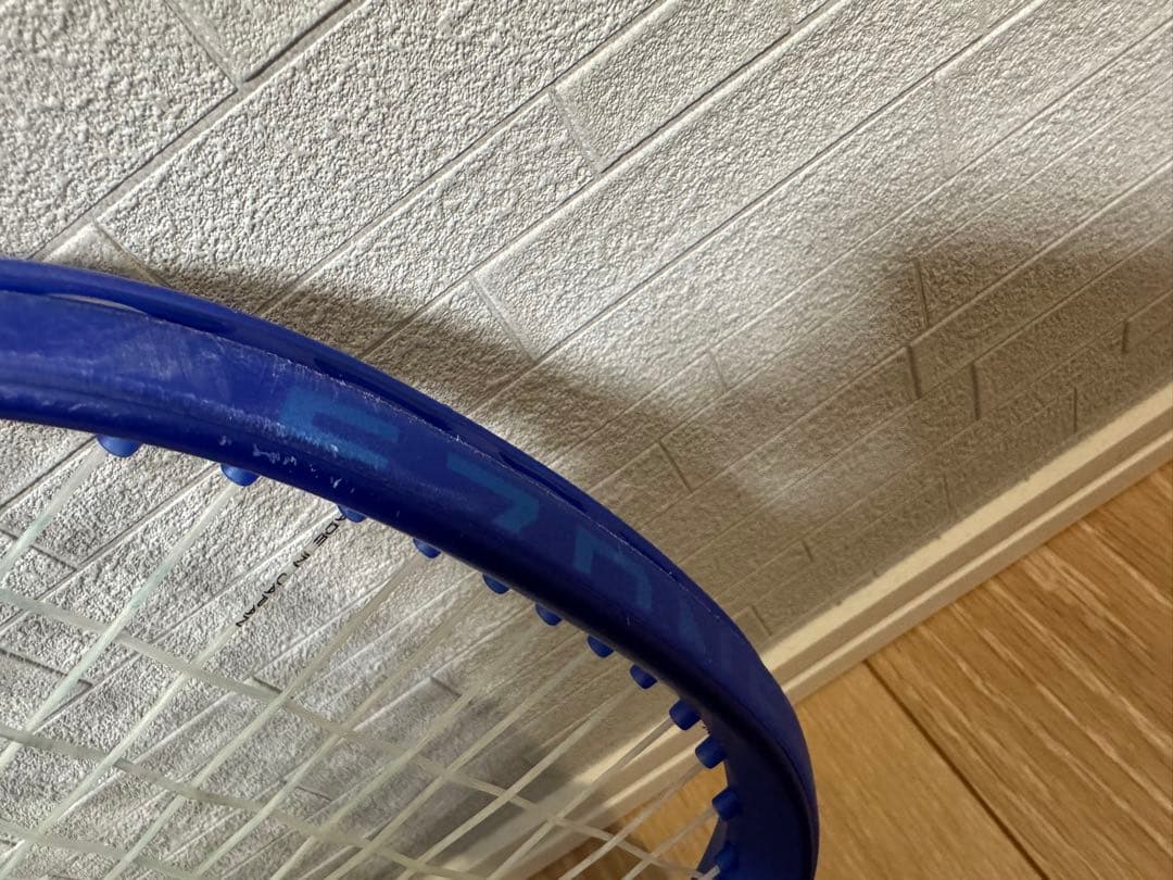 【美品】最新モデルYONEX EZONE100 テニスラケット グリップ2