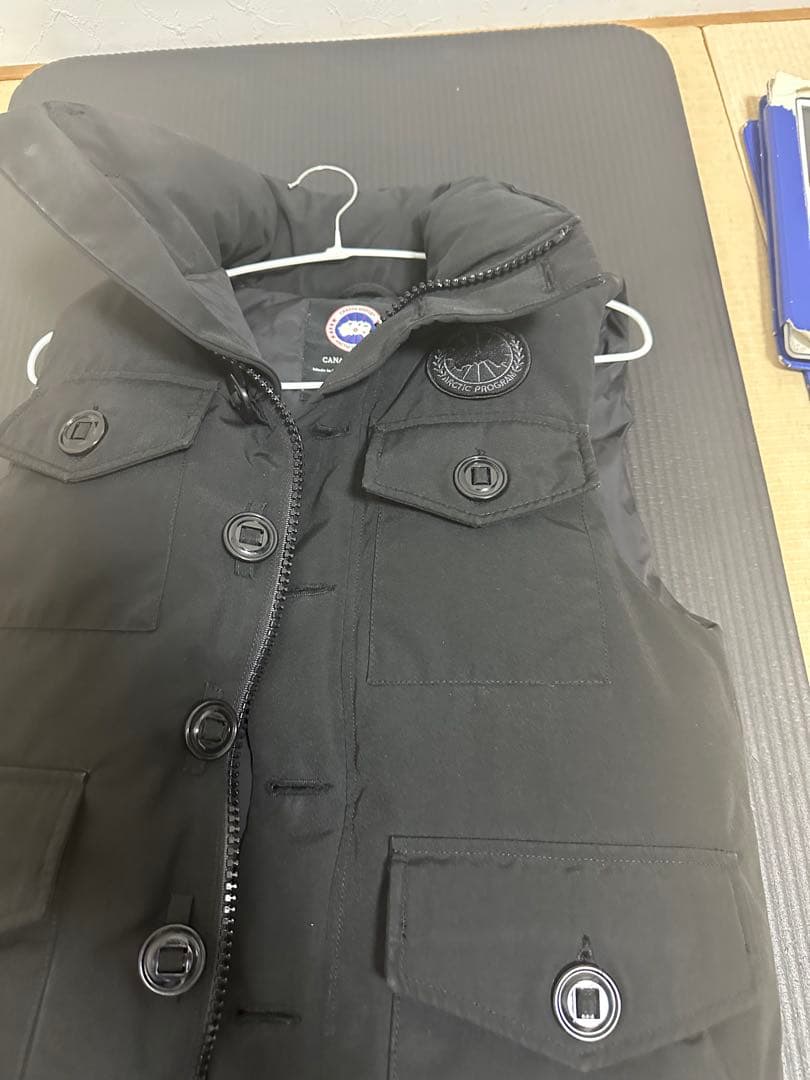 ダウン　ベスト　モントリオール　BEAMS 別注　ビームス　黒ワッペン