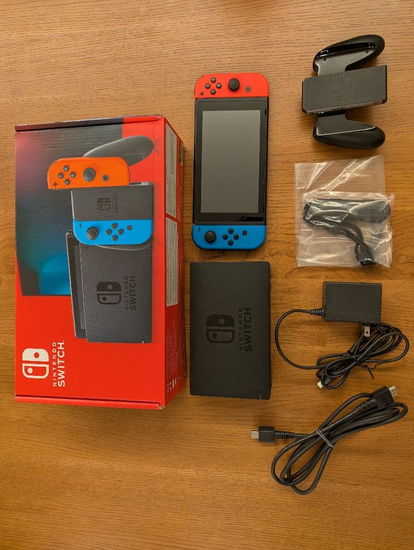 Nintendo Switch 本体セット（ネオンブルー／ネオンレッド）