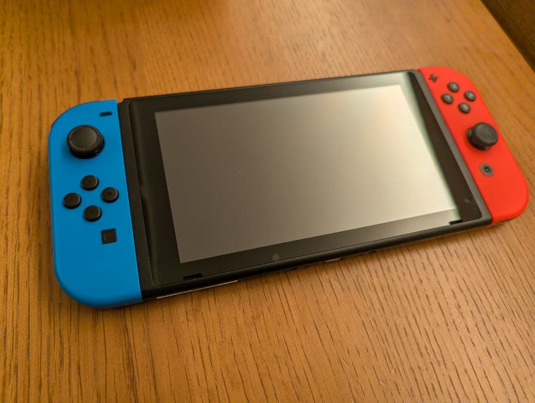 Nintendo Switch 本体セット（ネオンブルー／ネオンレッド）