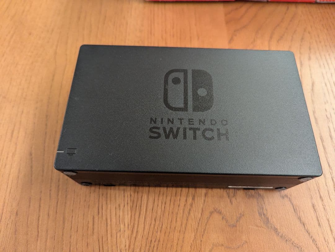 Nintendo Switch 本体セット（ネオンブルー／ネオンレッド）