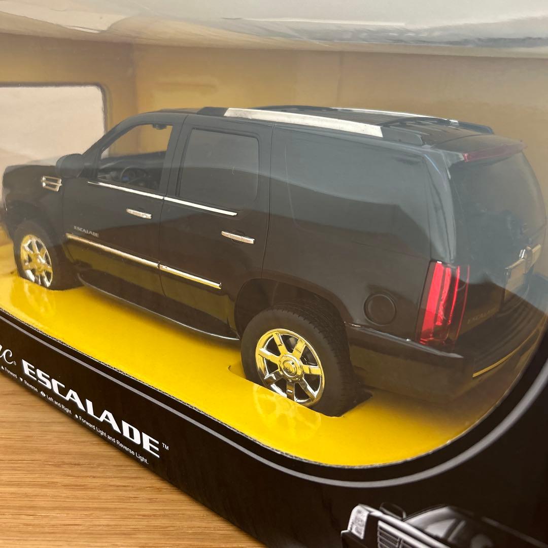 Cadillac Escalade R/C 1/14スケール 未使用