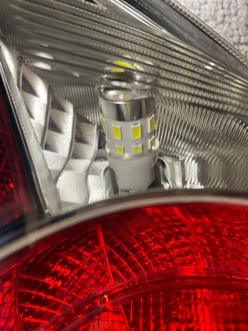 NCP131ヴィッツGRスポーツ純正LEDテールライト