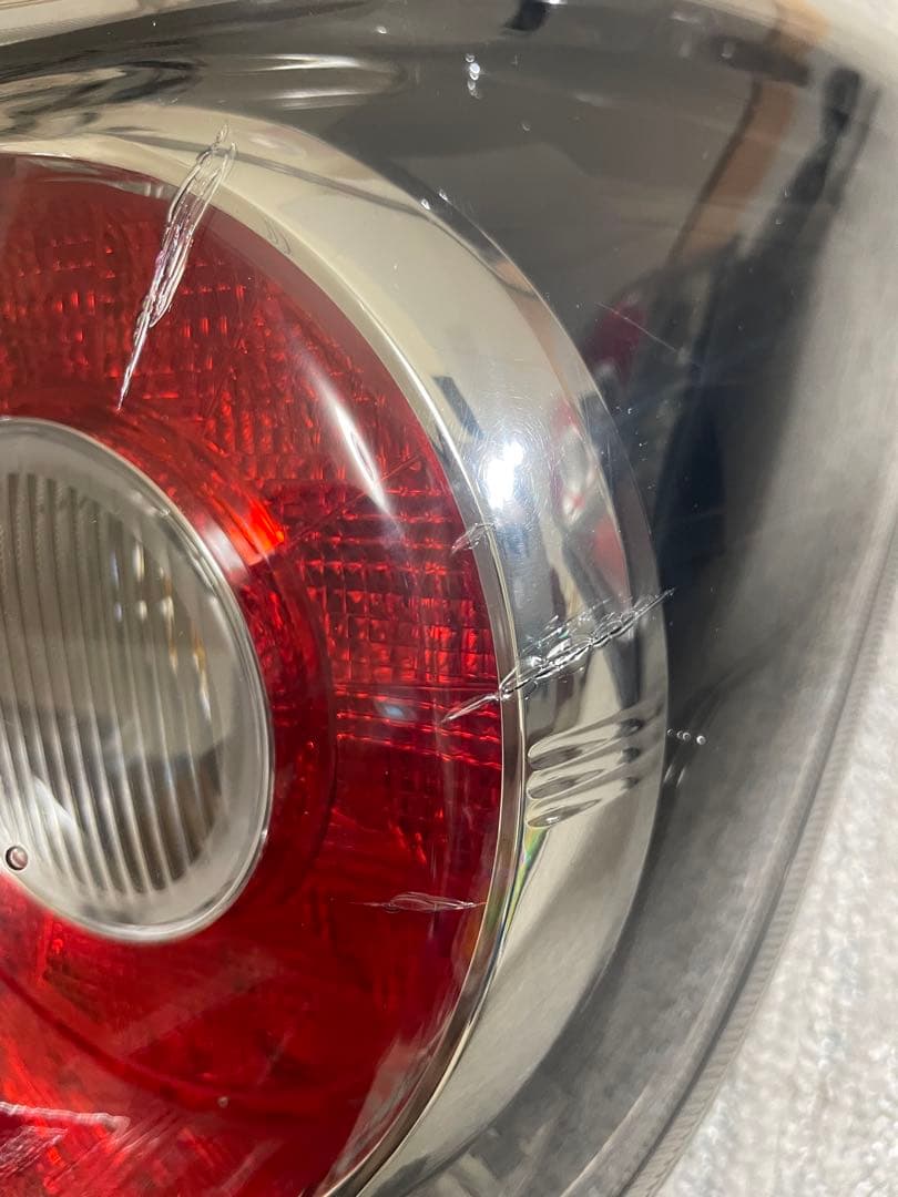 NCP131ヴィッツGRスポーツ純正LEDテールライト