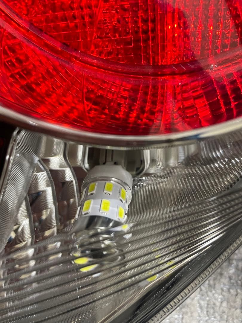 NCP131ヴィッツGRスポーツ純正LEDテールライト