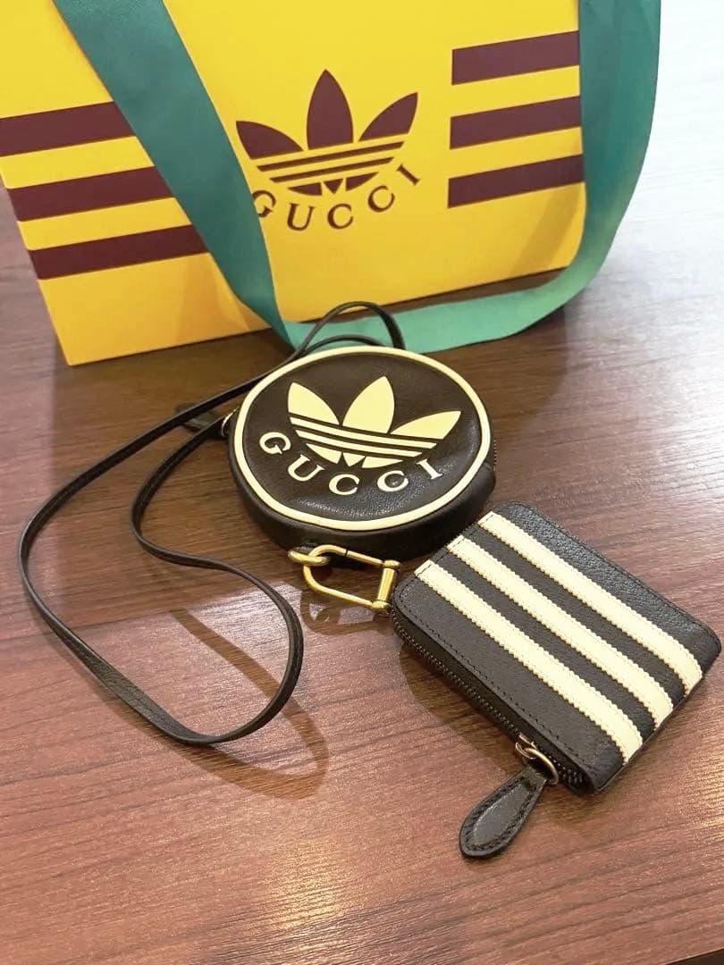グッチ× アディダス　ミニネックポーチ マルチケース ロゴ ライン