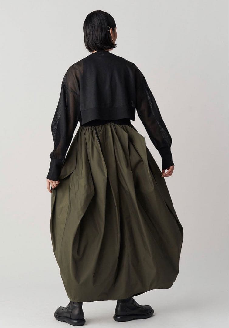 試着のみ CURVE LINE TUCK SLEEVELESS OP