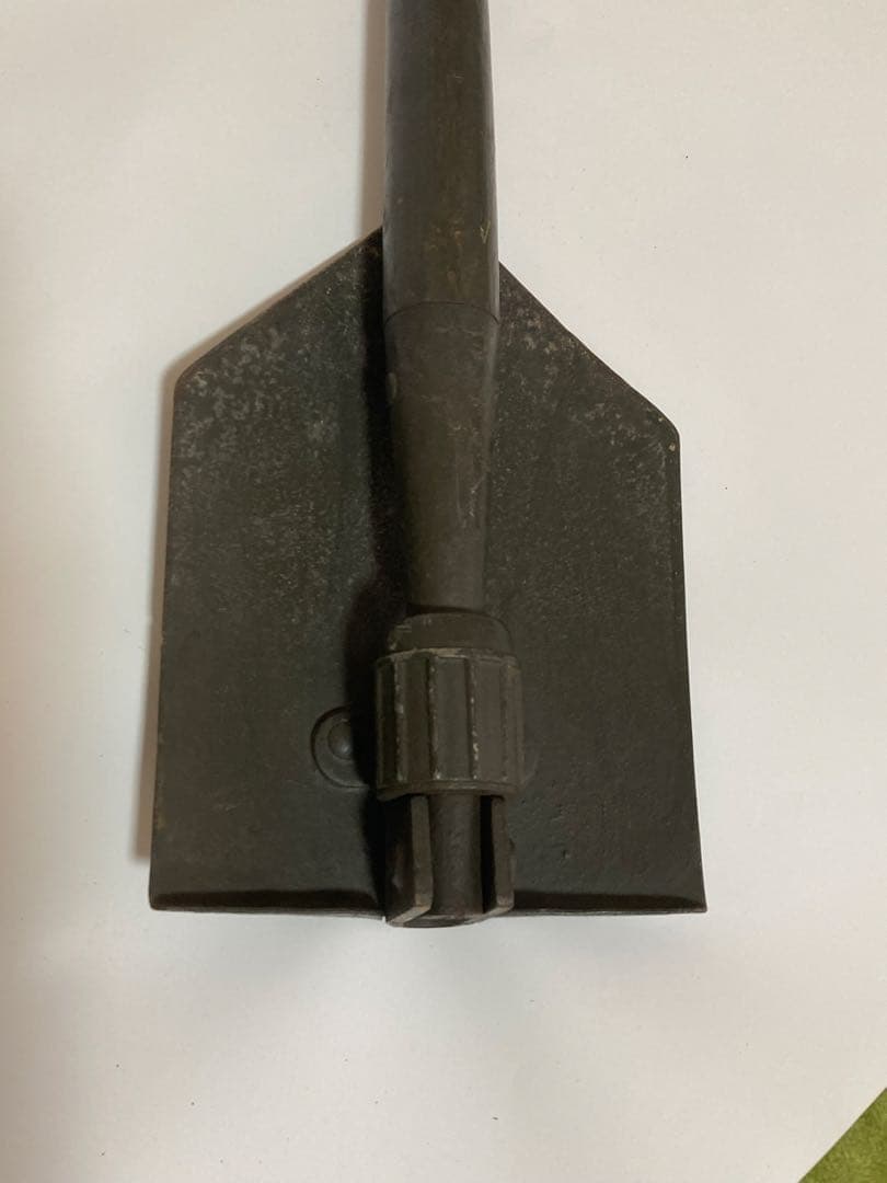 【米軍放出品】折りたたみ式シャベルと収納ケース