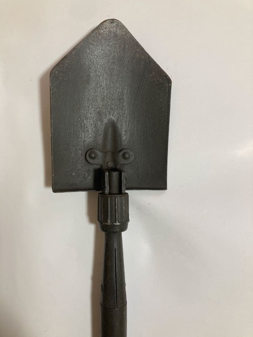 【米軍放出品】折りたたみ式シャベルと収納ケース