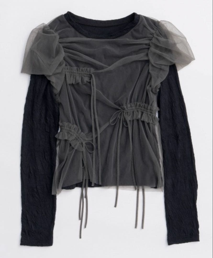 シャーリングミニパフスリーブトップス