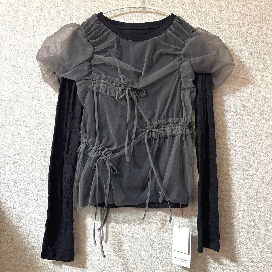 シャーリングミニパフスリーブトップス