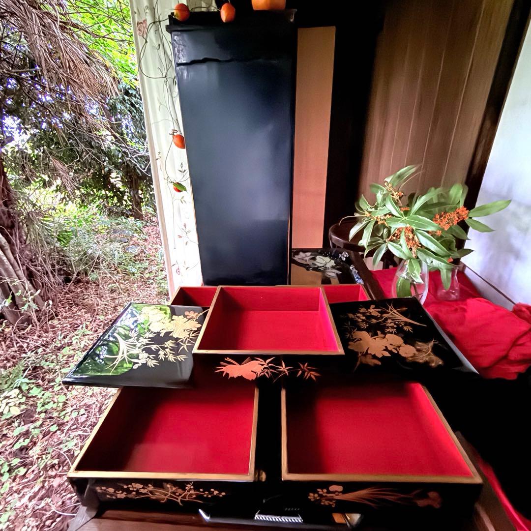 2201様感謝‼️JAPAN研ぎ出し高蒔蒔絵四君子華づくし五段重箱二枚蓋真塗桐箱入