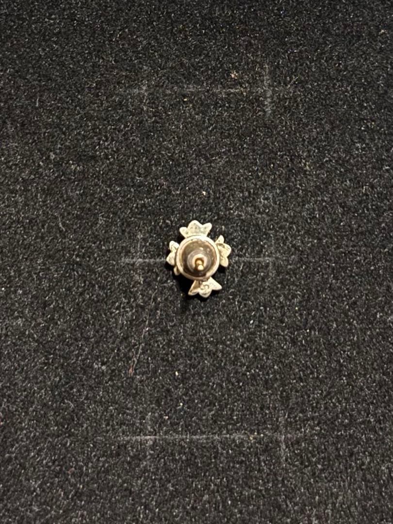 クロムハーツ（Chrome Hearts）クロススタッド　ピアス