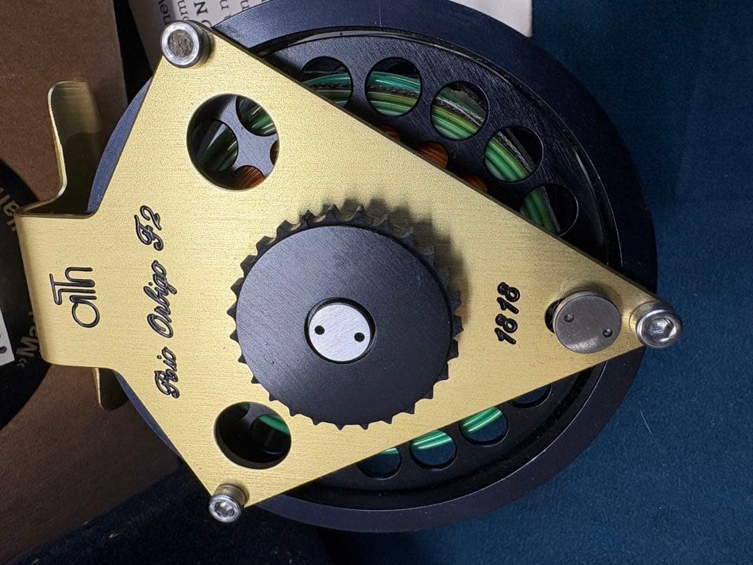 V*i様 極美品　アリハート　フライリール　F2