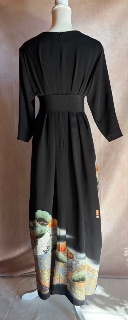 着物リメイク　黒留袖　ロングワンピース　作家物　鶴