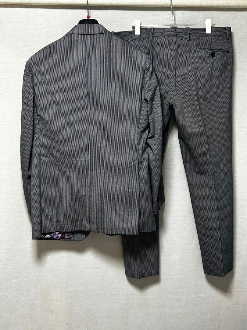 エトロ　スーツ　グレー系ストライプ