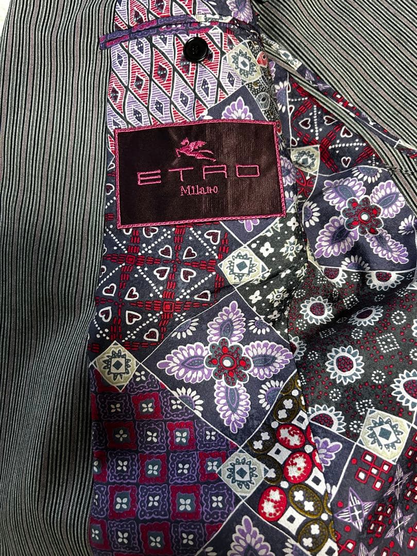 エトロ　スーツ　グレー系ストライプ