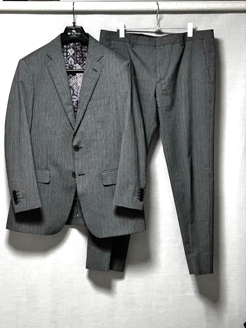 エトロ　スーツ　グレー系ストライプ