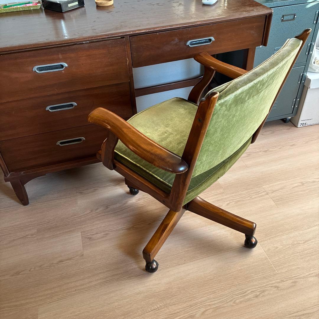 カリモク　karimoku オリーブグリーン 布張りデスクチェア