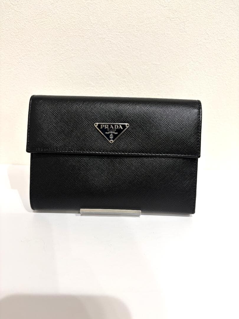 未使用級　箱付き PRADA サフィアーノレザー 三つ折り財布 ブラック
