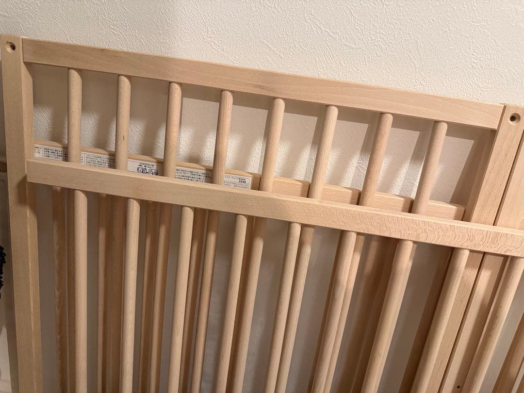ナチュラル木製ベビーベッド