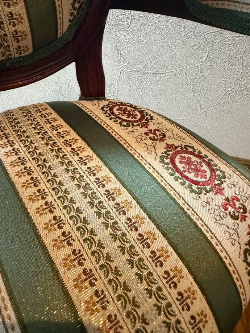 ドールチェア　クラシックアームチェア 木製 ストライプ柄　ミニチュアチェア