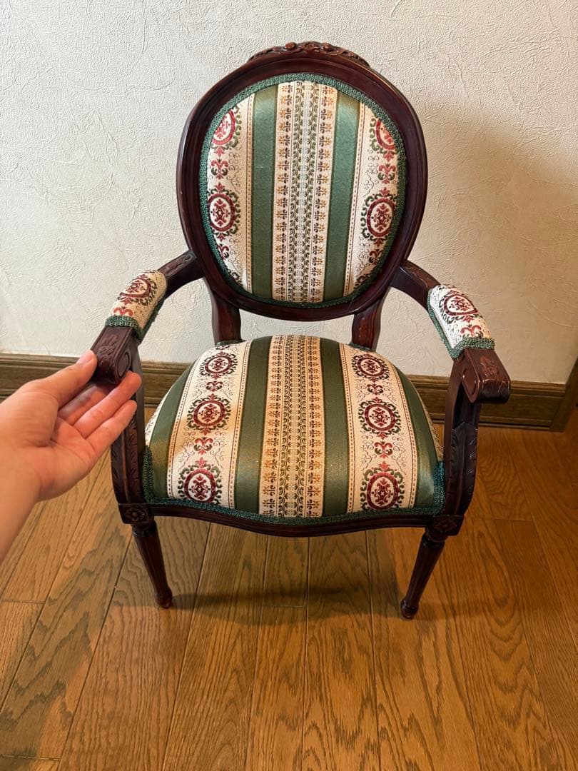 ドールチェア　クラシックアームチェア 木製 ストライプ柄　ミニチュアチェア