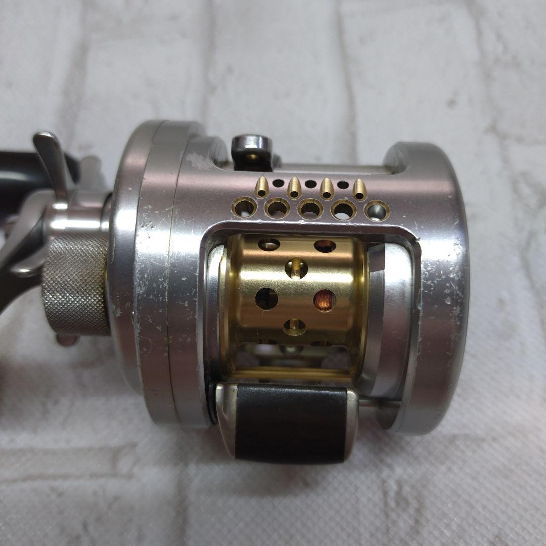 シマノ　カルカッタコンクエスト101DC 04カルカッタコンクエスト