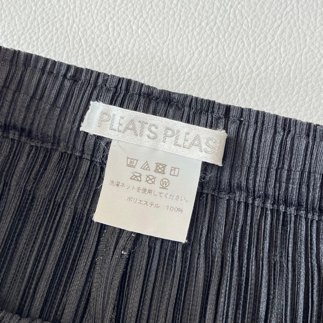 美品✨近年　プリーツプリーズ　イッセイミヤケ　パンツ　ブラック　ポケット