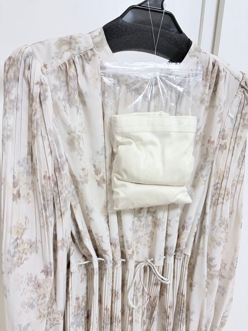 COCODEAL フラワープリントプリーツティアードワンピース