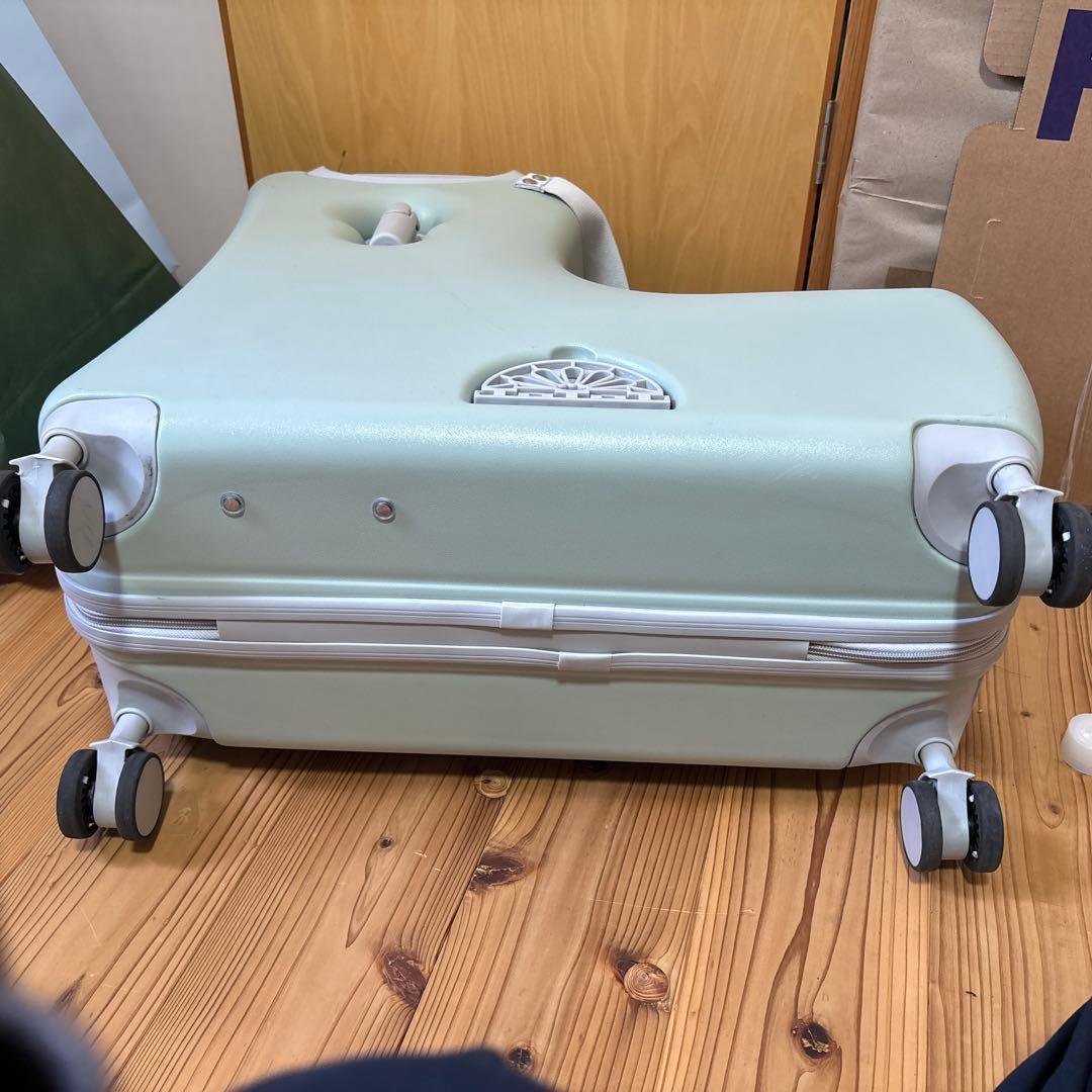 キッズトラベル 子供が乗れるキャリーケース くすみグリーン