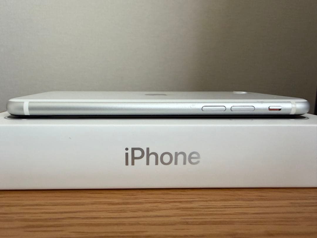 [美品］Apple iPhone SE(第2世代) 128GB ホワイト