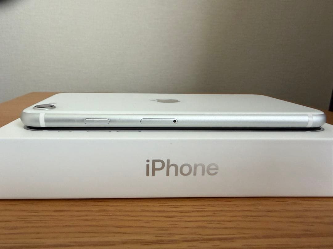 [美品］Apple iPhone SE(第2世代) 128GB ホワイト