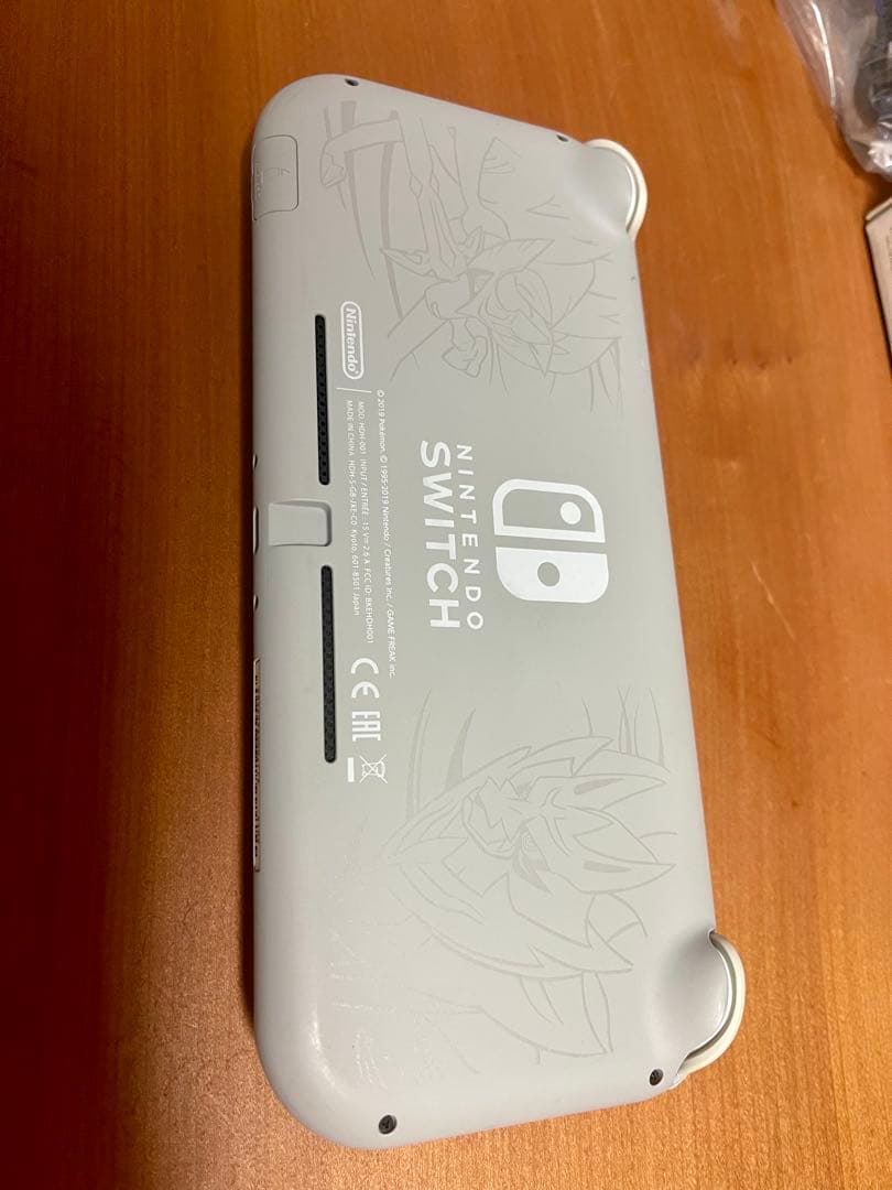 【美品】Nintendo Switch Lite ソードシールド限定ver