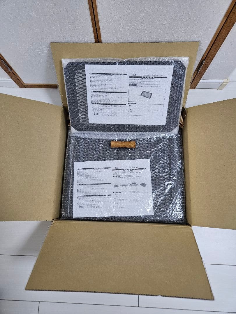 NATURE TONES アウトドアテーブル(ウッドグリップ付き)