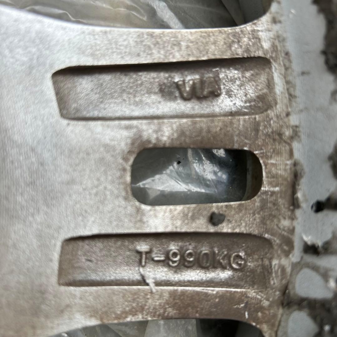 15インチ シルバー 4本　ホイール