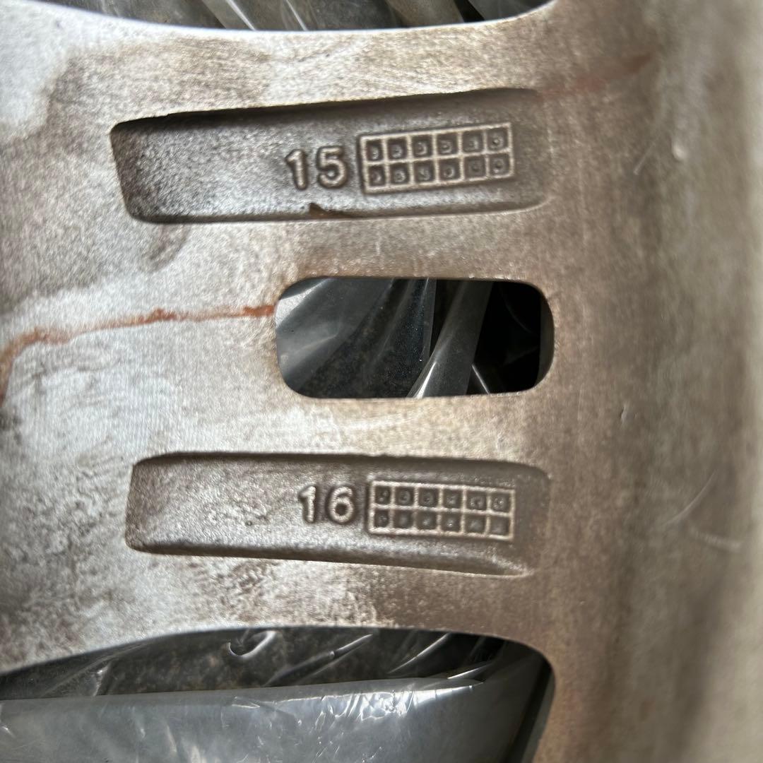 15インチ シルバー 4本　ホイール