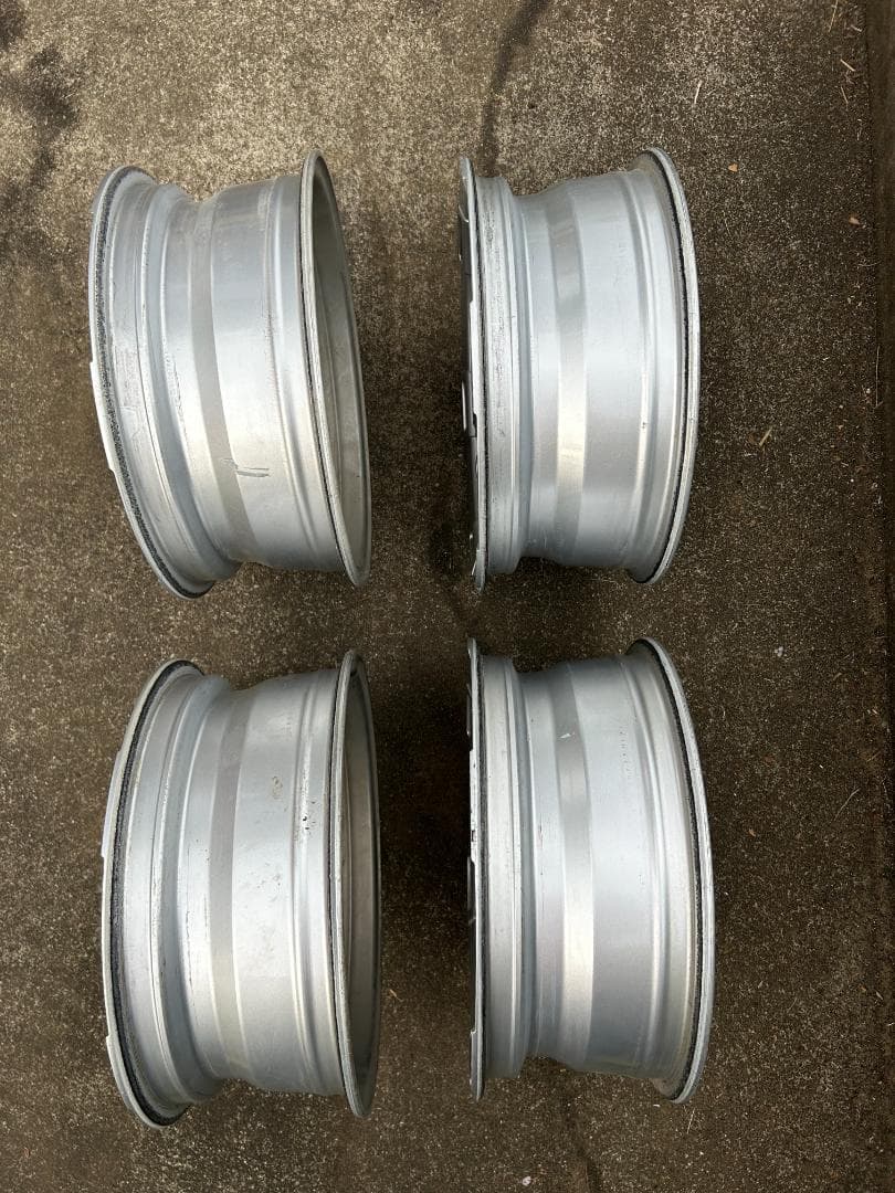 15インチ シルバー 4本　ホイール