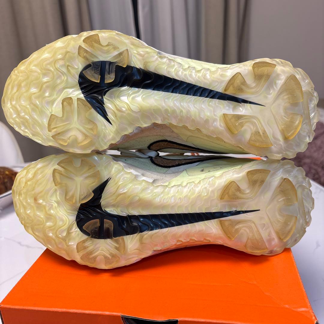 ナイキ エア ズーム インフィニティ ツアー NRG