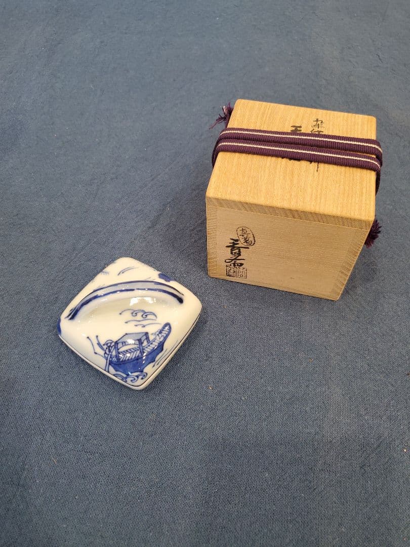 真葛香斎　染付　隅田川　香合　尋牛斎書付　共箱　桐箱