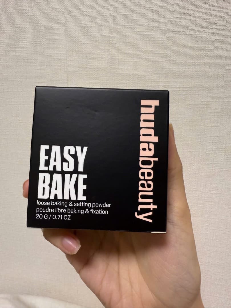 フェイスパウダー Huda Beauty Easy Sugar Cookie