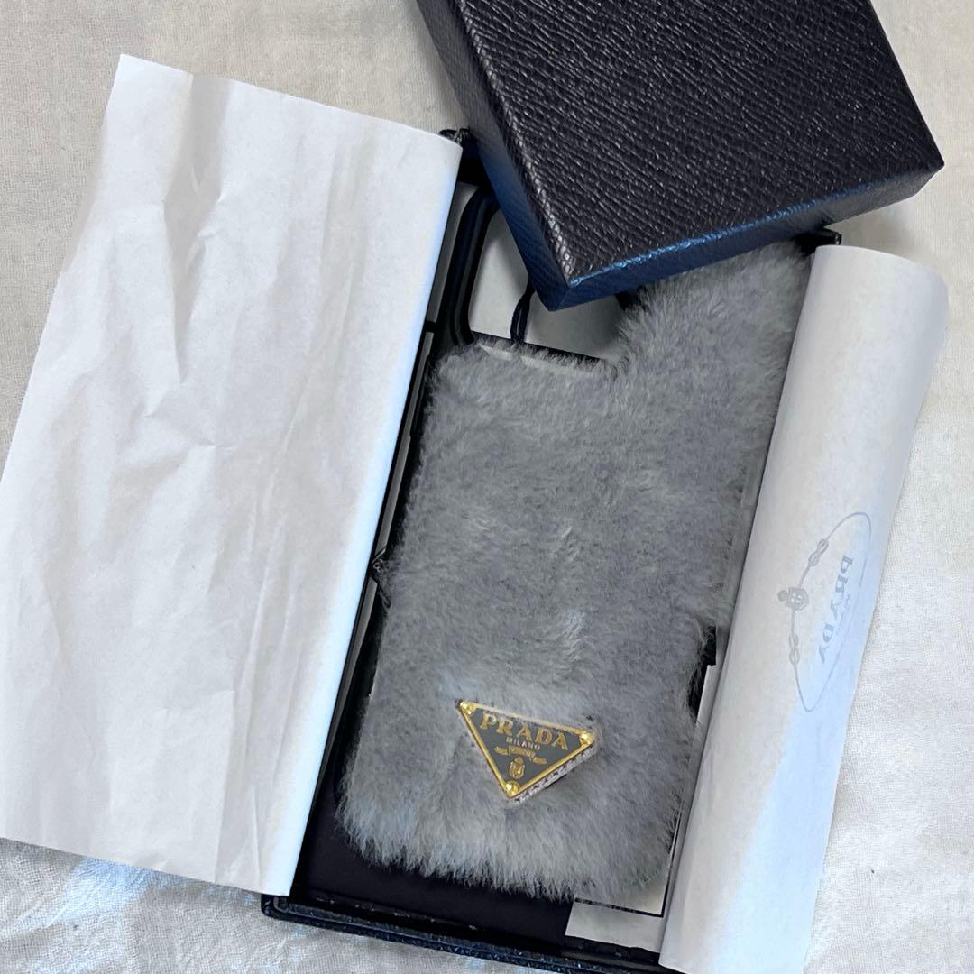 【PRADA】プラダ　iPhone 13Pro カバー　ファーケース