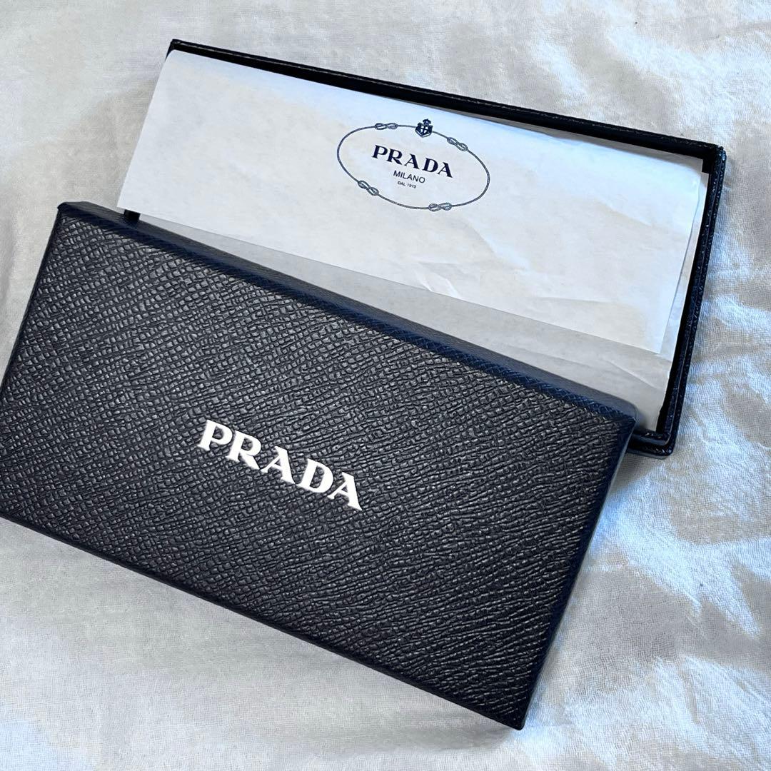 【PRADA】プラダ　iPhone 13Pro カバー　ファーケース