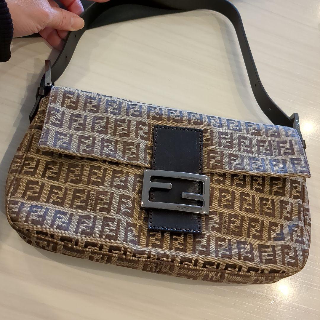 【超美品】FENDI マンマバケット　ショルダーバッグ