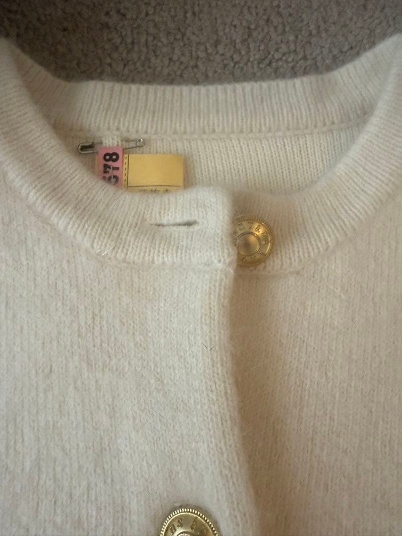 アニュアンス　ノーカラーニットジャケット　ホワイト