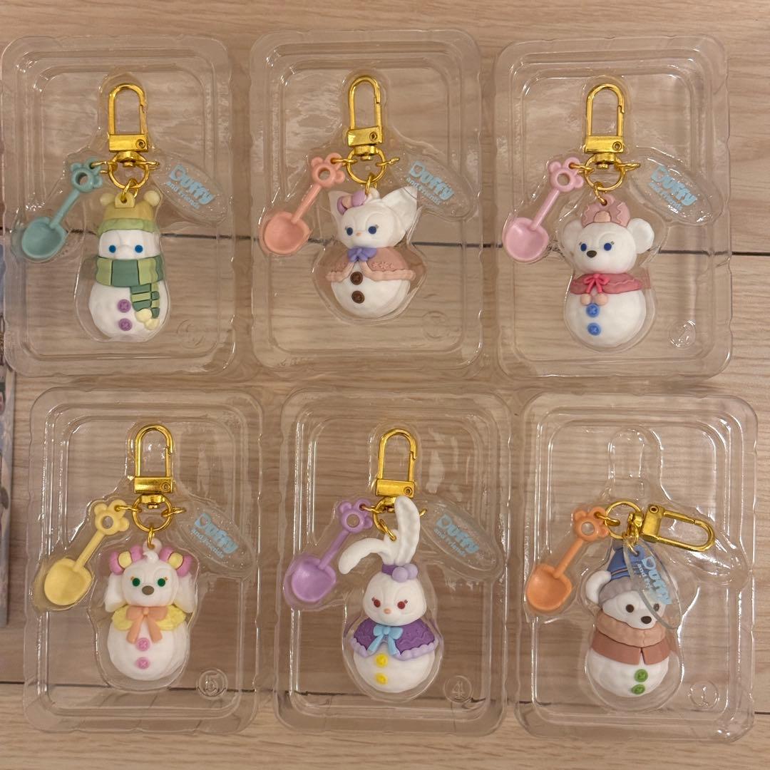 ダッフィーアンドフレンズ　2025 チャーム　シークレットオブスノーウィーデイ